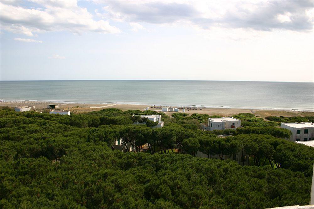 Homeholiday Giulivo Baia Domizia Buitenkant foto
