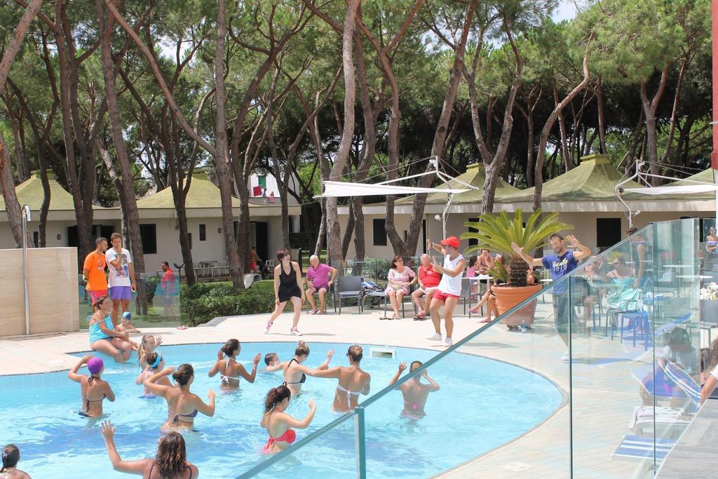 Homeholiday Giulivo Baia Domizia Buitenkant foto